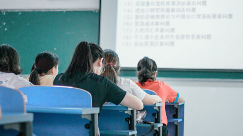 满足人才引进落户上海的朋友可能对于申请材料的准备还是一头雾水。今天小编就和你们一起来理罗列出这些材料。