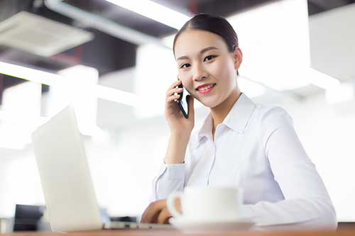 问题：持有上海海外人才居住证，其配偶和子女能同享什么福利待遇？