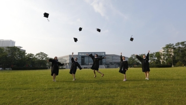 请问留学生回国落户上海、深圳哪个更好？