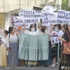 迪奥撞款马面裙还嘴硬，中国留学生巴黎抗议：请停止文化挪用