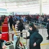 数万华侨紧急回国，机场难以招架，耍大牌惹怒网友：避难不是旅游